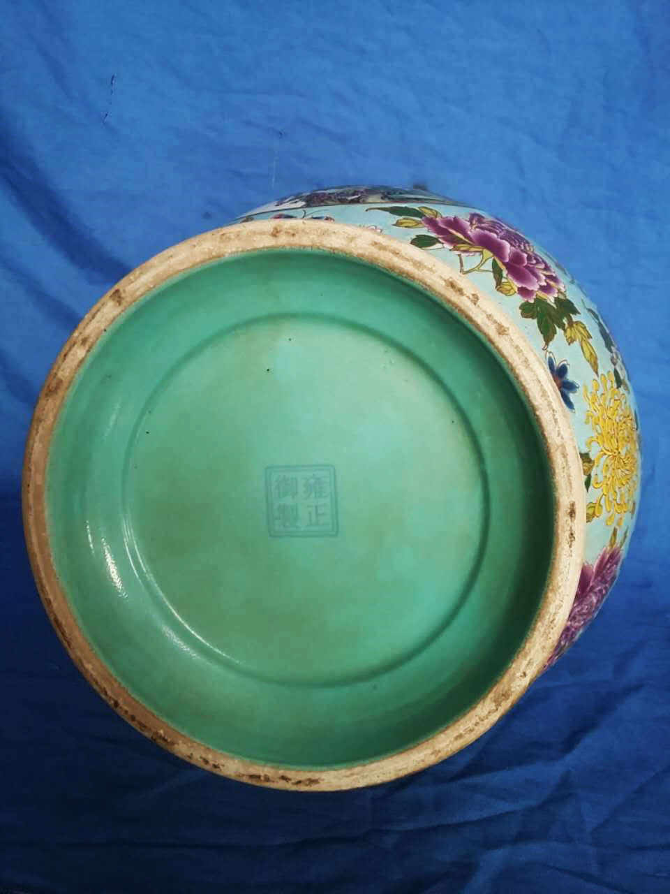 绿地粉彩描金开光花蝶鸟纹灵芝口尊 第 2 张图片